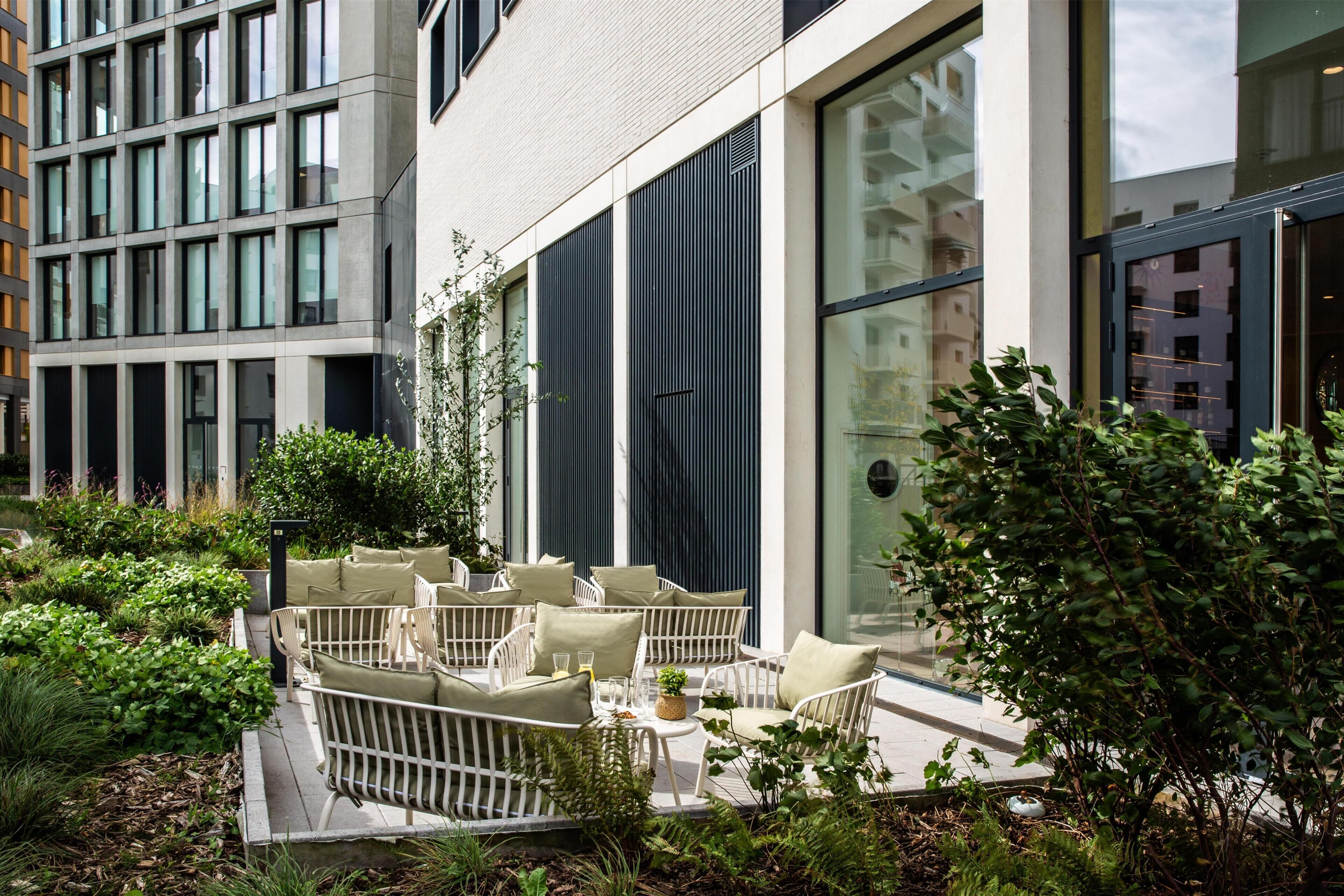 المنشأة من الخارج