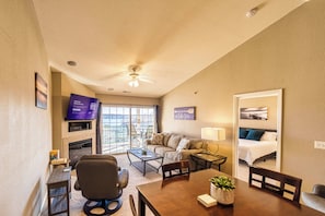 Condo, Multiple Beds, Pool Access (Highland Lake View) | Interior