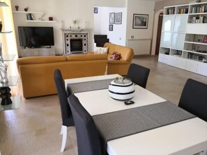 スマートテレビ、暖炉