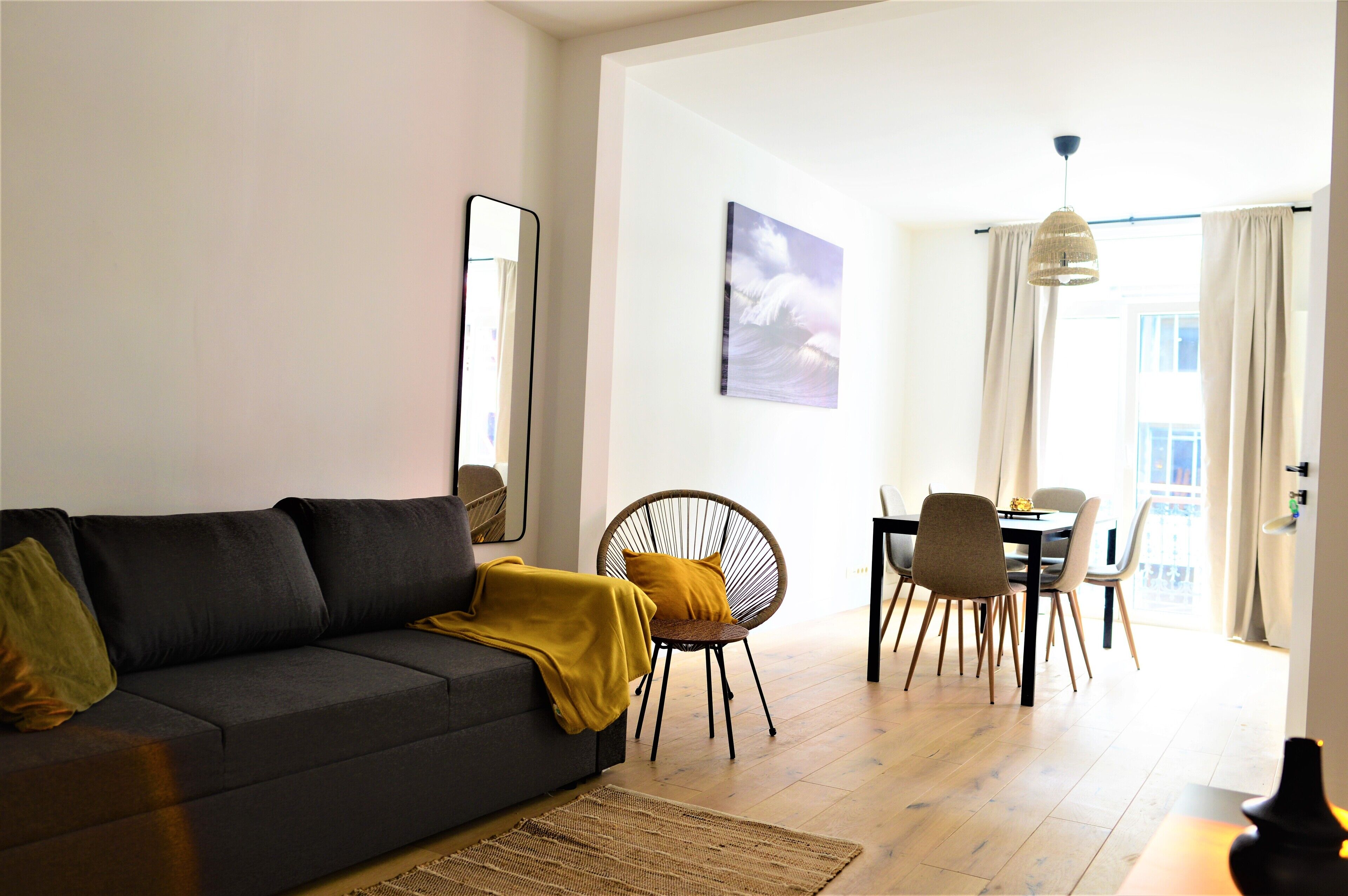 Appartement Confort | Aire de séjour | Téléviseur