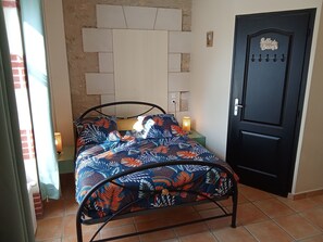 Double Room | Laptop workspace, soundproofing, cribs/infant beds, free WiFi