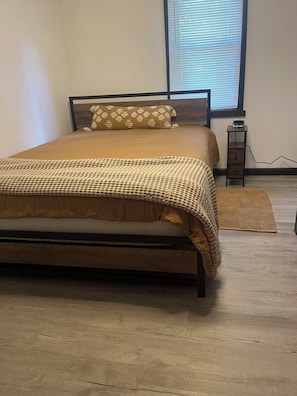 1 bedroom, iron/ironing board, Internet, bed sheets