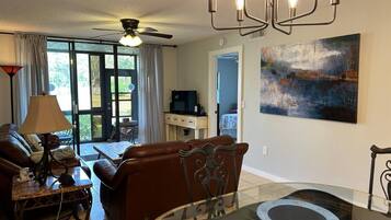 Smart TV, table tennis