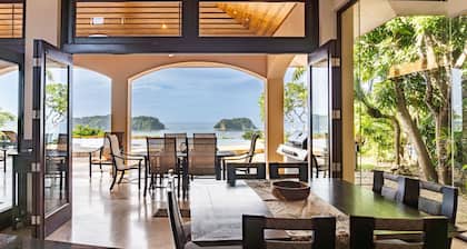 Casa Macaw, Ocean View Villa with Infinity Pool