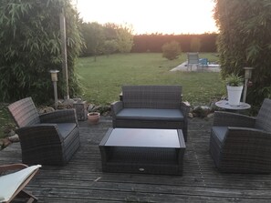 Terrace/patio - Maison 3 Chambres en Plein Cœur du Vignoble (Bonneville-et-Saint-Avit-de-Fumadières)