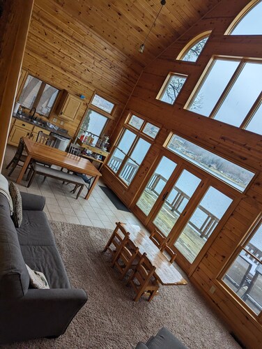 Charming 4-bedroom Saint Mary's Lake house in Battle Creek