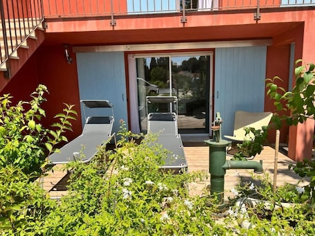 ํ
๋ผ์ค/ํํฐ์ค