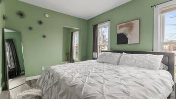 2 bedrooms, desk, free WiFi, bed sheets