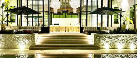 Vista frontal de la propiedad