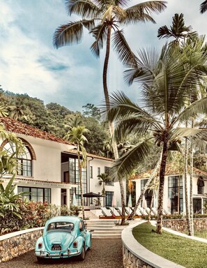 숙박 시설 정면