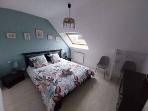 4 Schlafzimmer, Bügeleisen/Bügelbrett, WLAN