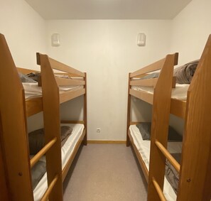 2 bedrooms