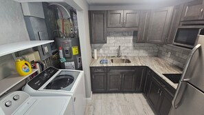 Fridge, microwave, oven, stovetop - Lakefront 2 story 4/2 bungalo with huge yard. (Winter Haven)