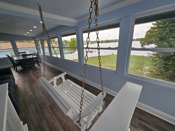 Interior - Lakefront 2 story 4/2 bungalo with huge yard. (Winter Haven)