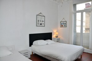 2 bedrooms, iron/ironing board, bed sheets