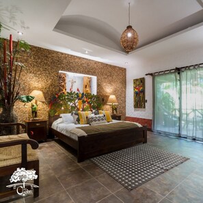 6 habitaciones, tabla de planchar con plancha, wifi y ropa de cama 