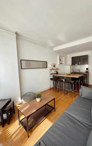 TV - Lovely bright cocoon - Hyper center de Lyon (Lyon)