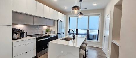 Mikrowelle, Ofen, Herdplatte, Geschirrspüler