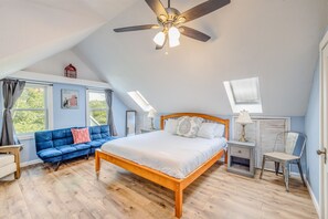 3 bedrooms, WiFi, bed sheets - 3-bedroom vacation home just 10 minutes from Adirondack Park (Ticonderoga)