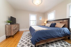 4 habitaciones, escritorio, tabla de planchar con plancha y wifi 