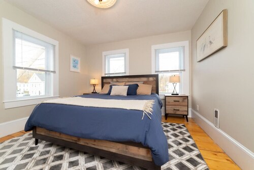 4 Corners At Amesbury Downtown Pet Friendly