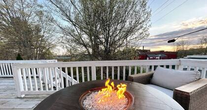 4 Corners At Amesbury Downtown Pet Friendly