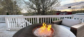 4 Corners At Amesbury Downtown Pet Friendly