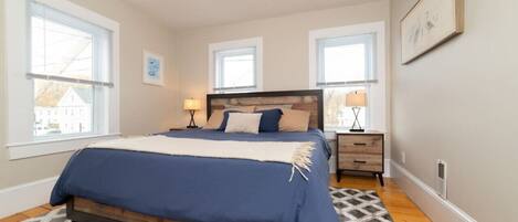 4 bedrooms, desk, iron/ironing board, WiFi