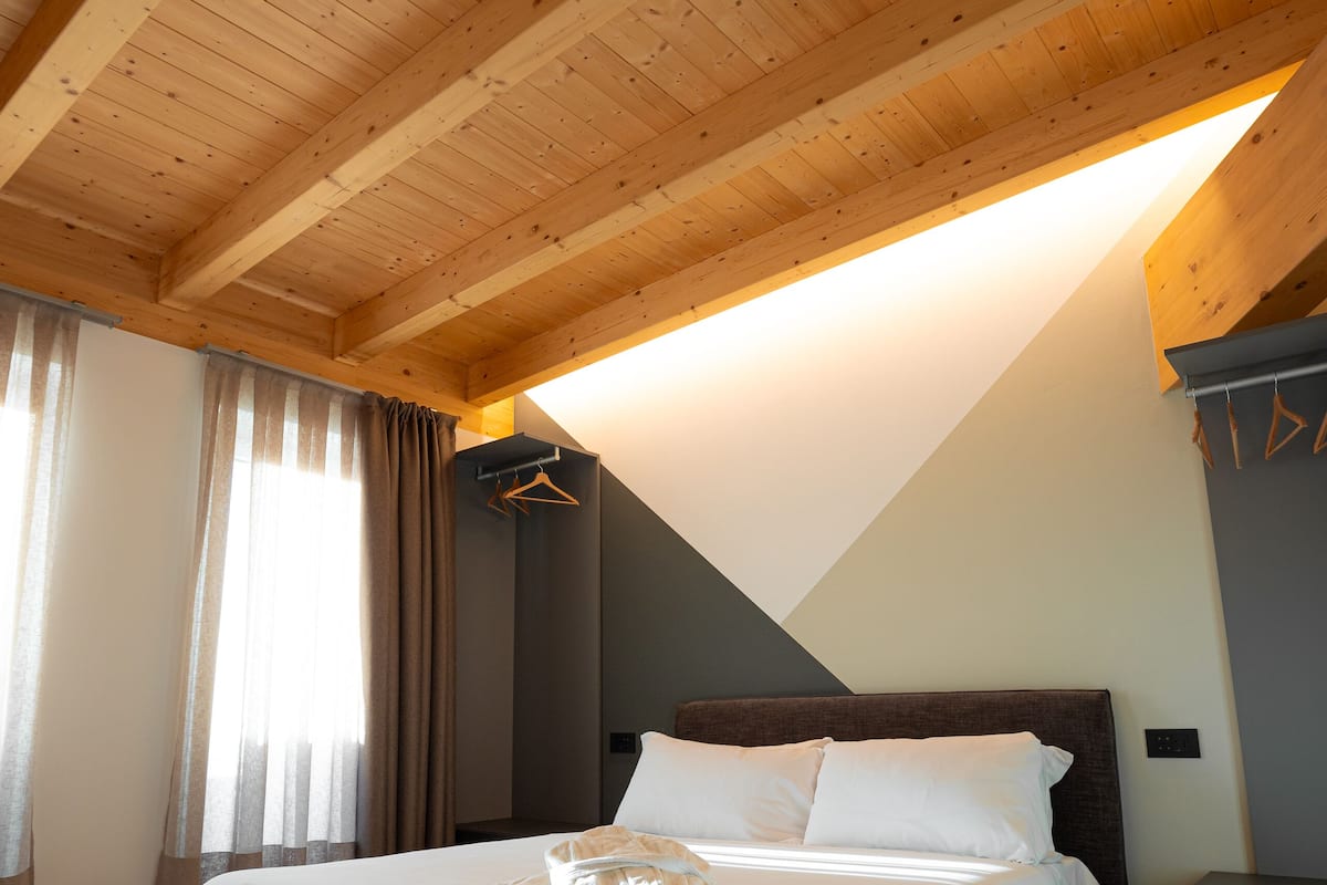 Suite, Sauna, Mountain View