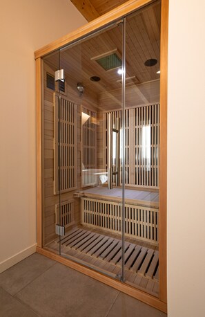 Suite, Sauna, Mountain View | Down comforters, free minibar, in-room safe, desk - La Svolta Foresteria (Chiuro)