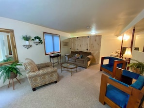 Smart TV, fireplace