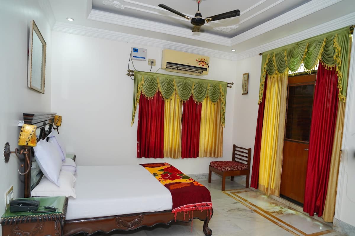 Plaza Junior Suite
