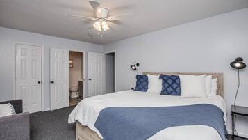 3 bedrooms, desk, iron/ironing board, travel cot