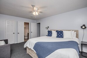 3 bedrooms, desk, iron/ironing board, travel crib