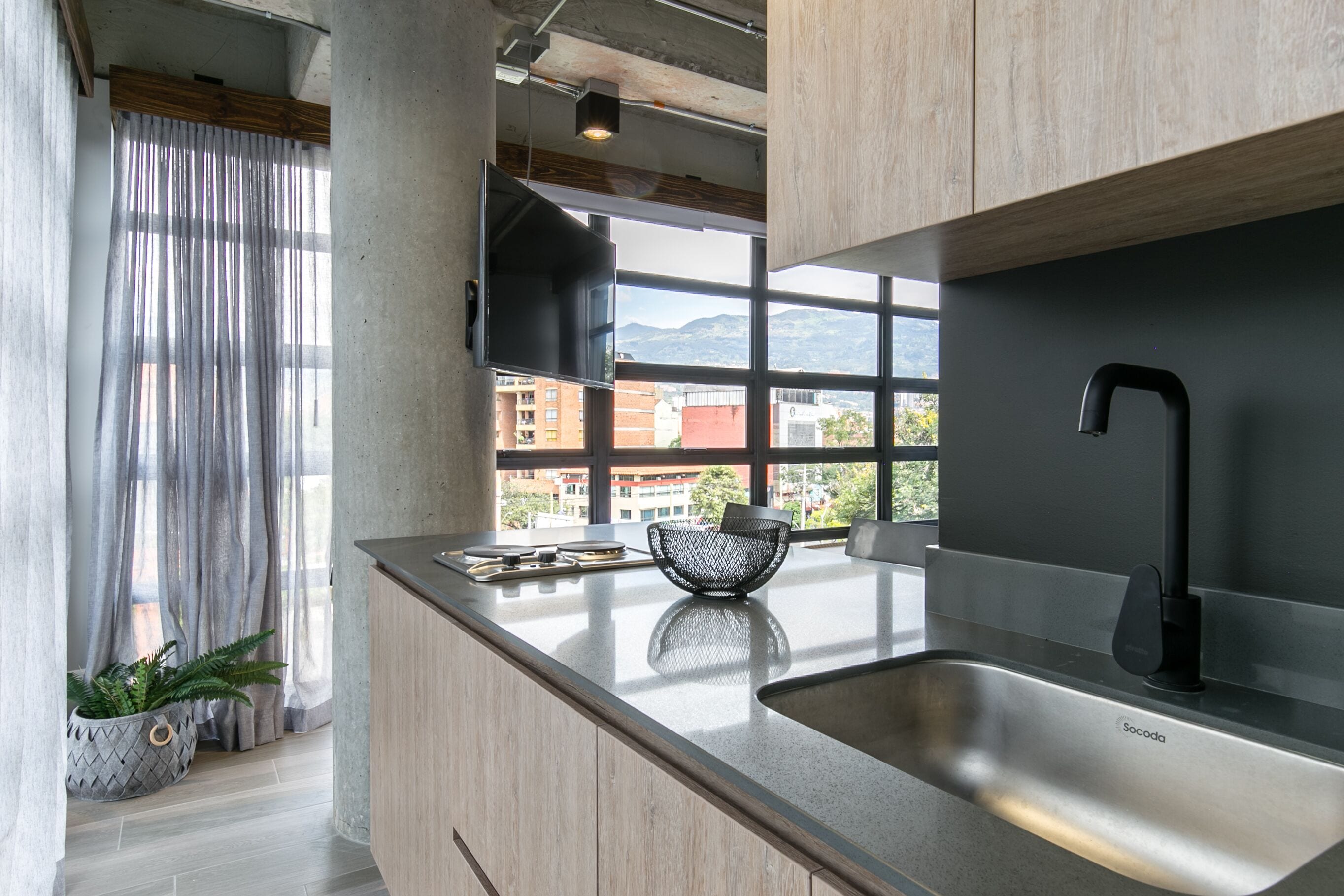 ملاءات من القطن المصري وأغطية فراش متميزة وألحفة محشوة بالريش