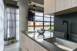 樓中樓客房, 1 張標準雙人床 | 埃及棉床單、高級寢具、羽絨被、Select Comfort 床墊