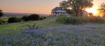 Mansion in Meridian, TX - Great central location for vacation in Bosque County