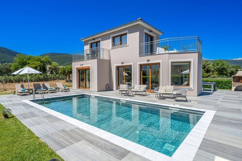 Villa Drogarati Retreat by Villa Plus