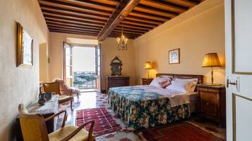 Panoramic Room | Bathroom | Rainfall showerhead, free toiletries, hair dryer, bidet