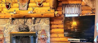 Camping at its finest!  Bring your hunting party, sleeps 12ppl