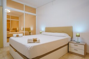 2 slaapkamers, een strijkplank/strijkijzer, gratis wifi, beddengoed