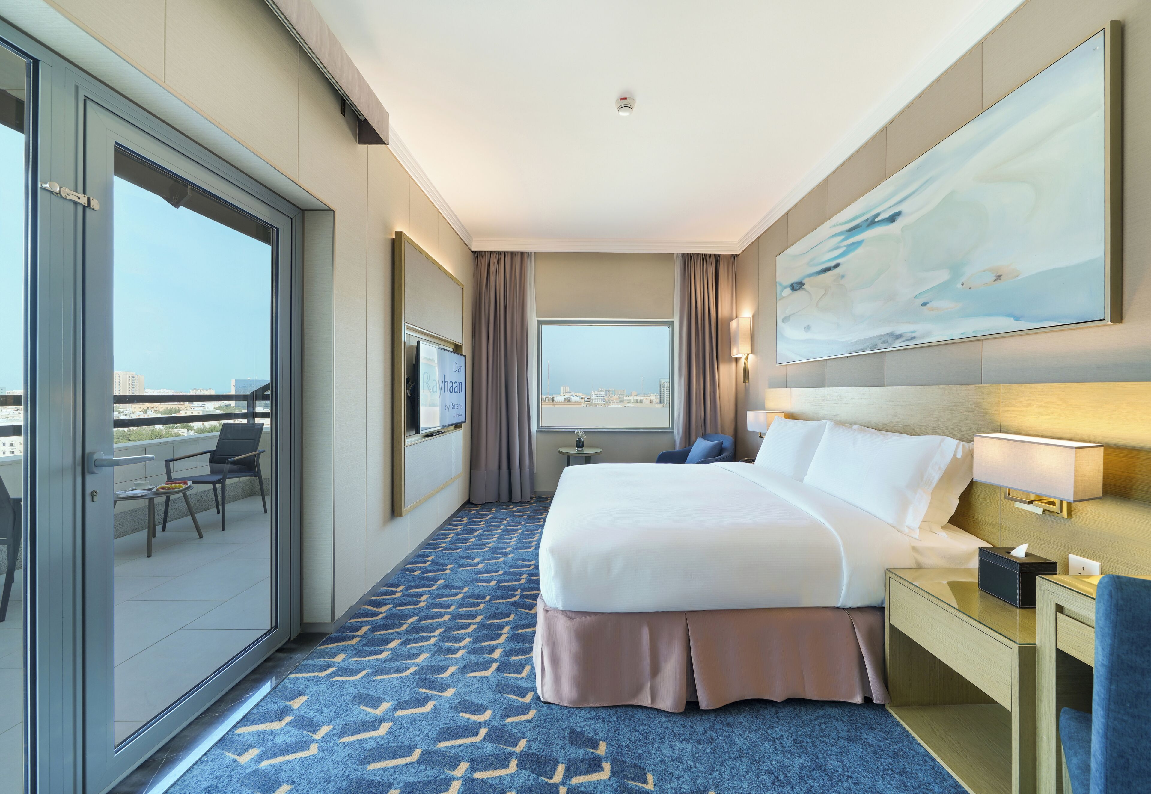 Zimmer, 1 King-Bett, Balkon, Stadtblick