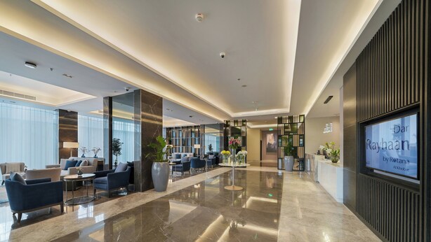 Lobby-lounge