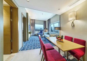 Suite, 1 King Bed (One Bedroom) | Premium bedding, minibar, in-room safe, desk - Dar Rayhaan by Rotana Al Khobar (Al Khobar)
