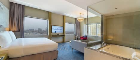Suite, 1 King Bed, City View (One Bedroom, Jetted Tub)