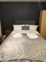 1 habitación, tabla de planchar con plancha y wifi gratis 