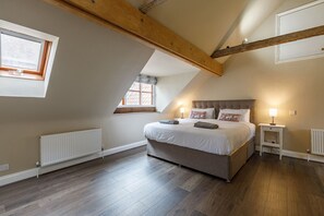 9 chambres, fer et planche à repasser, lit parapluie, Wi-Fi gratuit