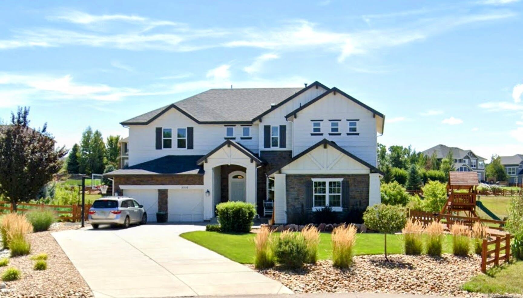 Perfect Family Home - Large Backyard and Beautiful Mountain Views