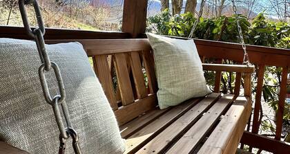 Family Getaway in a Classic Cozy Log Cabin