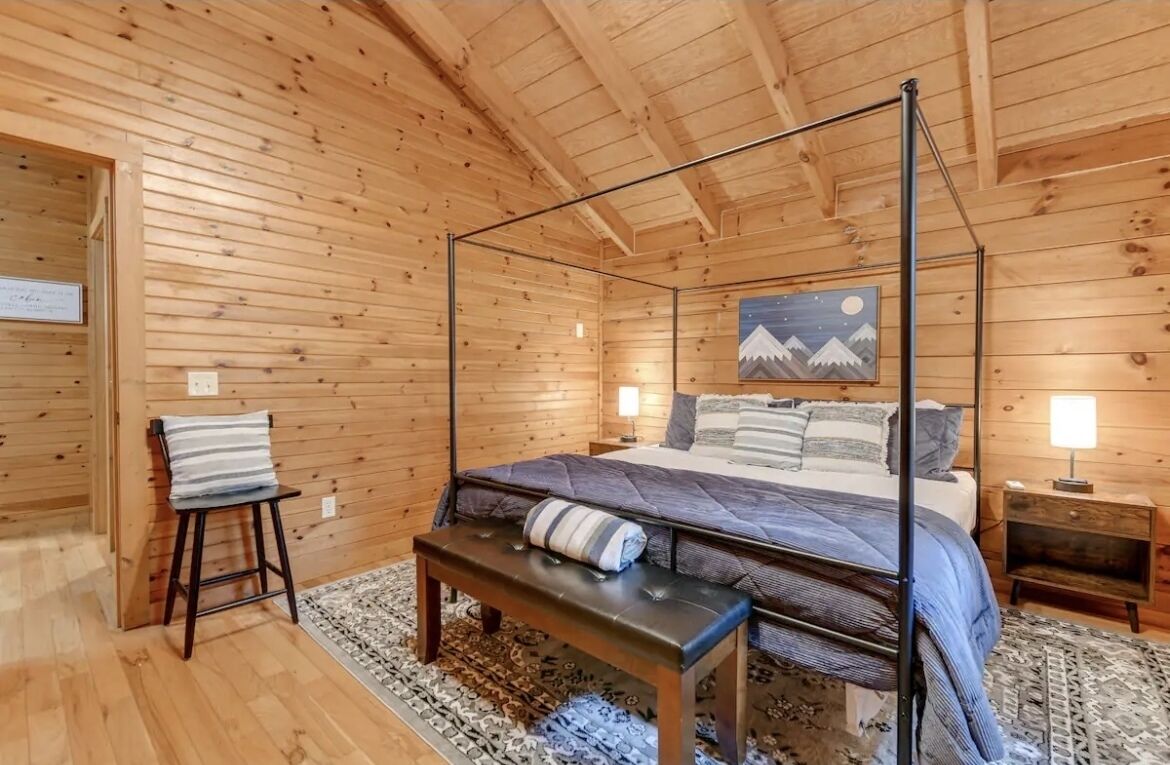 2 bedrooms, travel crib, WiFi, bed sheets